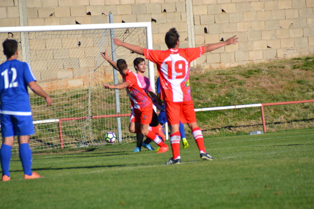 Vlad logra el 1-0 para el Villacastín